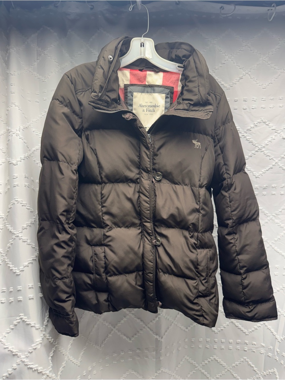 Abercrombie & Fitch Brown
Down Puffer Jacket with Red Plaid Lining Size Large